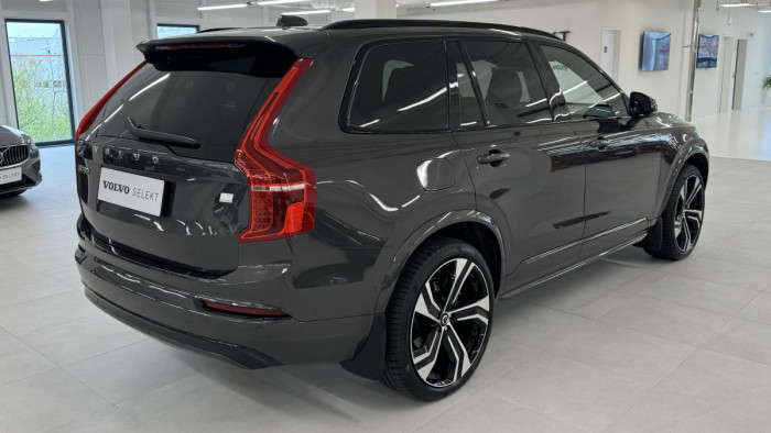 Volvo XC90 T8 AWD ULTIMATE DARK REZERVACE