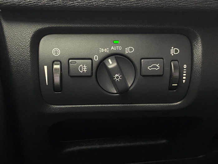 Volvo V40 T2 KINETIC CZ