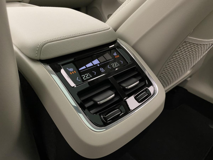 Volvo XC60 B4 AWD AUT DARK ULTIMATE