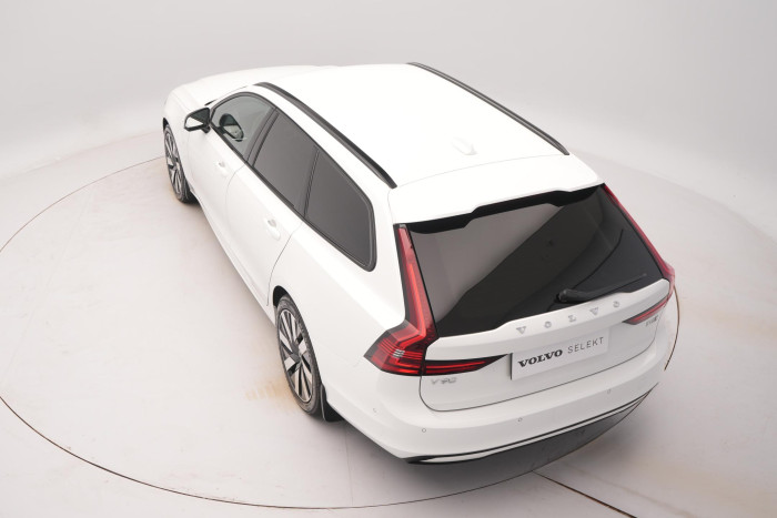 Volvo V90 T6 AWD RECHARGE DARK REZERVACE