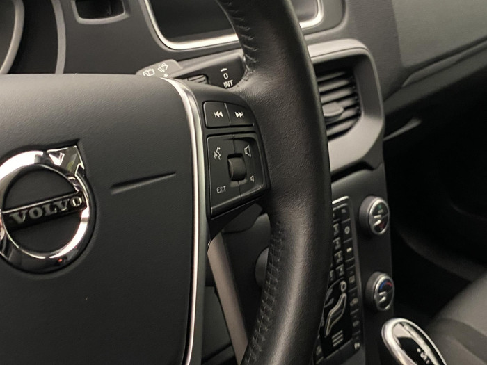 Volvo V40 D2 MOMENTUM AUT NAVIGACE 2.0 d Momentum