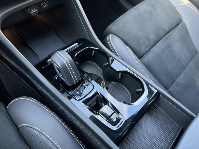 Volvo XC40 T5 R-DESIGN RECHARGE Aut 1.maj