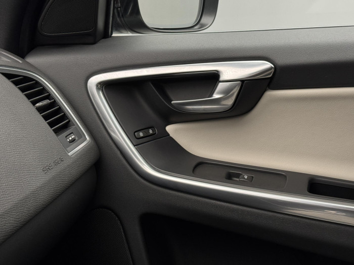 Volvo XC60 D5 AWD SUMMUM REZERVACE 2.4 d Summum