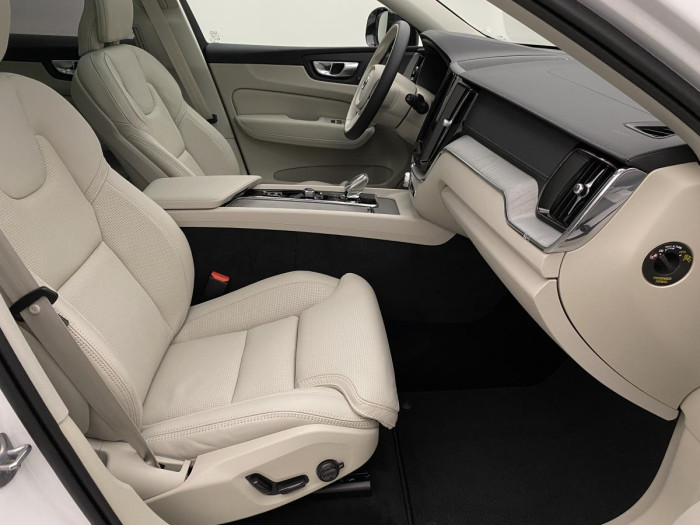 Volvo XC60 B4 AWD AUT DARK ULTIMATE