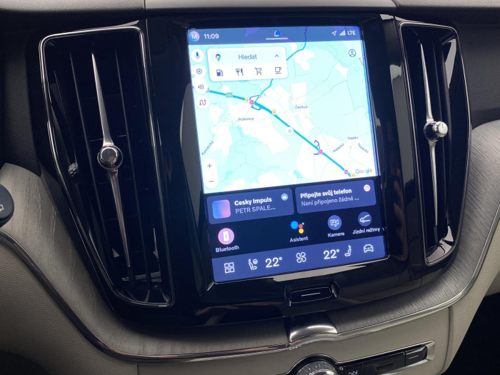 Volvo XC60 B5 AWD DARK PLUS AUT CZ