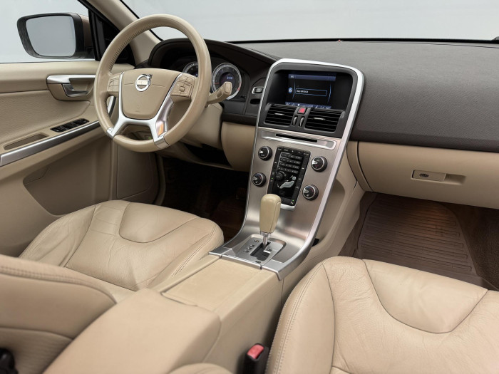 Volvo XC60 3.2 AWD MOMENTUM AUT 3.2 Momentum