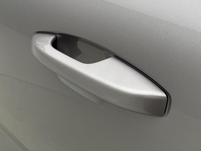 Volvo XC40 B3 DARK PLUS AUT CZ