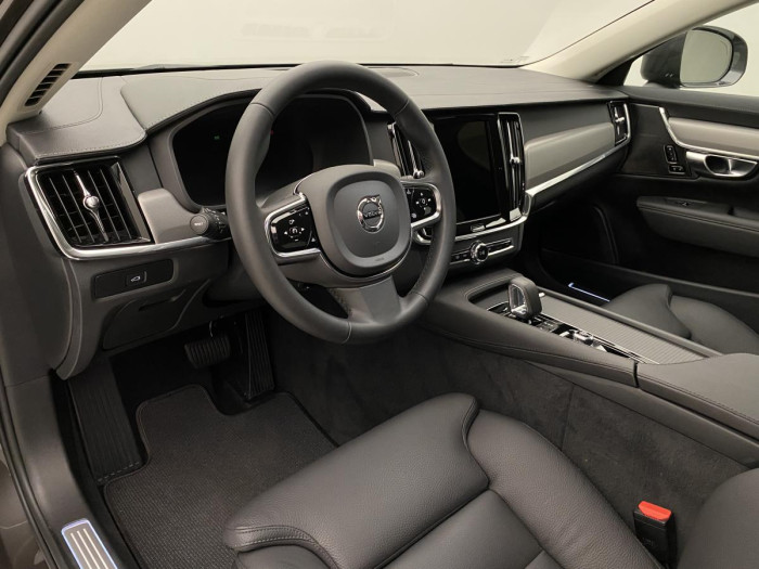 Volvo V90 CC B4 AWD PLUS AUT REZERVACE
