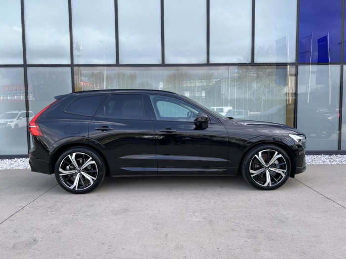 Volvo XC60 B5 AWD ULTIMATE DARK Aut CZ