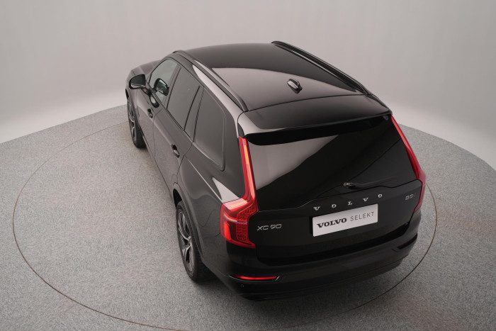 Volvo XC90 B5 AWD R-DESIGN REZERVACE