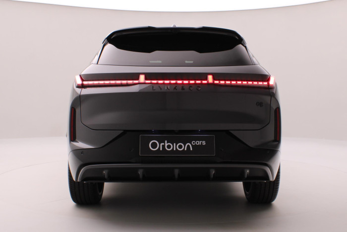 Lynk & Co 08 MORE PHEV