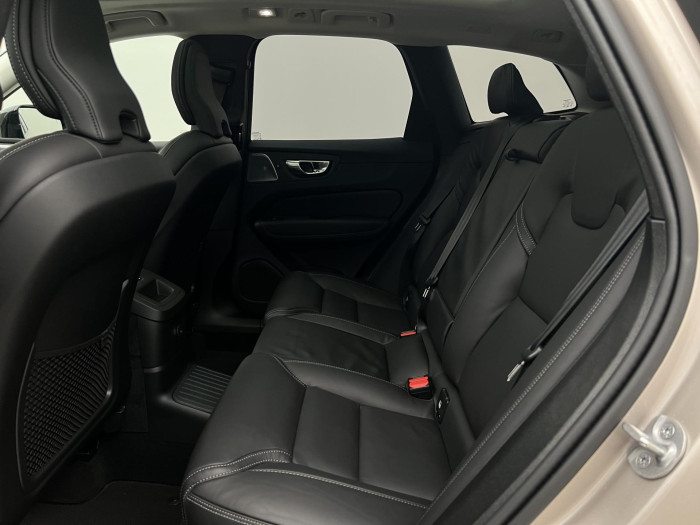 Volvo XC60 T6 AWD RECHARGE ULTRA DARK CZ