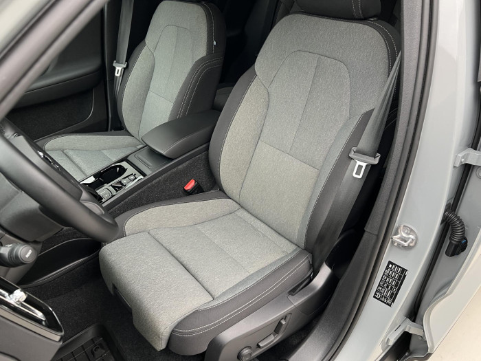 Volvo XC40 B3 PLUS DARK AUT CZ 1.maj.