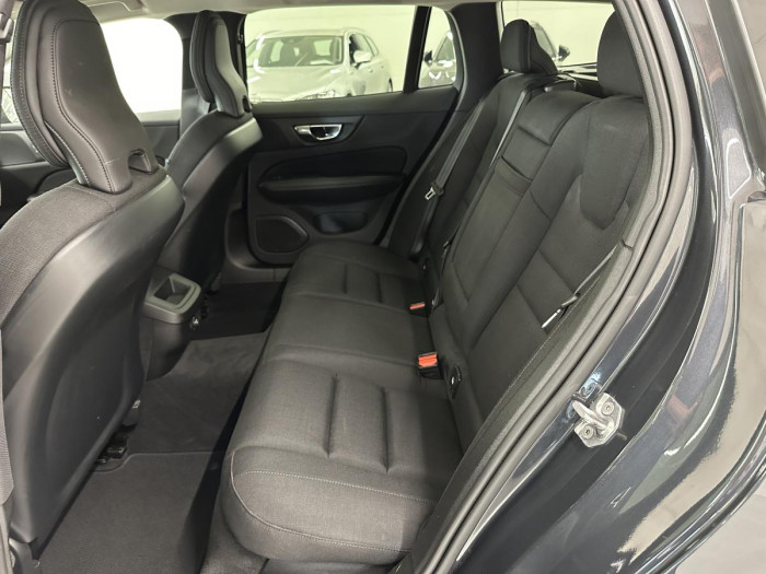Volvo V60 D3 KINETIC NAVIGACE REZERVACE 2.0 d