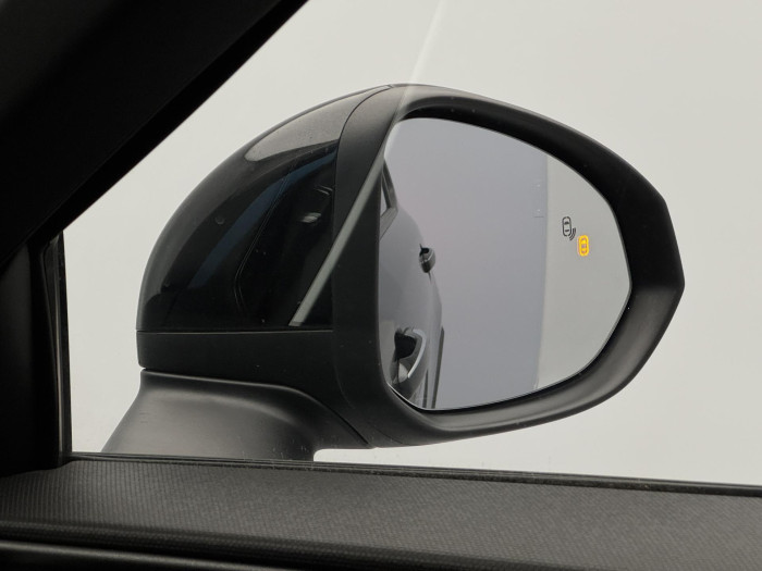 Lynk & Co 01 PHEV DCT AUT 1.maj