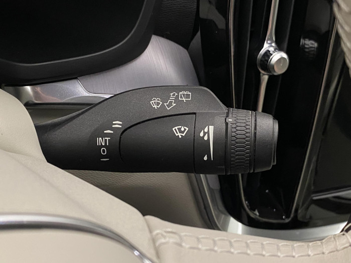 Volvo V60 D3 MOMENTUM PRO REZERVACE 2.0 d Momentum