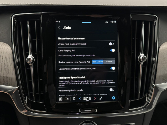 Volvo V90 T8 AWD RECHARGE ULTIMATE 1.maj