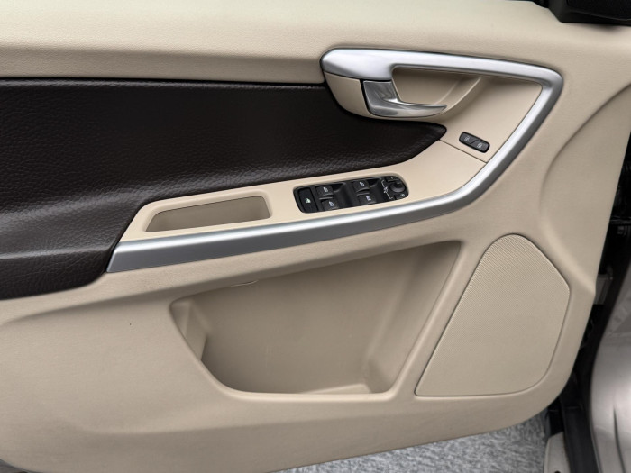 Volvo XC60 D3 AWD SUMMUM AUT CZ 2.4 d Summum