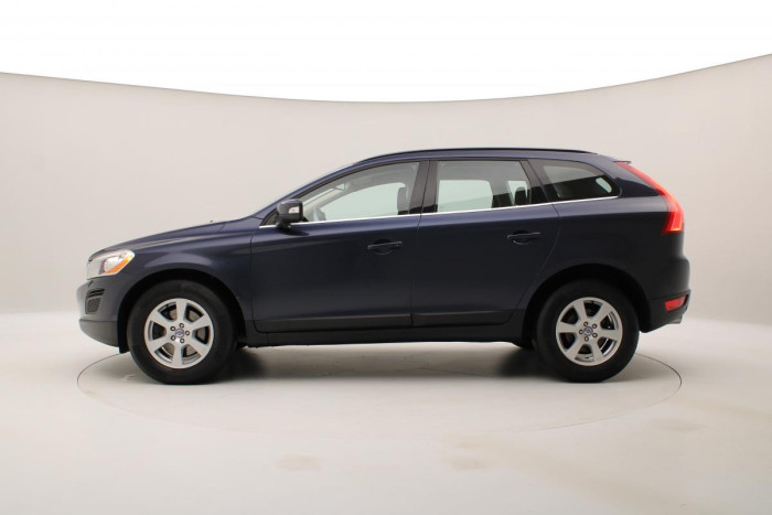 Volvo XC60 D5 AWD MOMENTUM REZERVACE 2.4 d Momentum