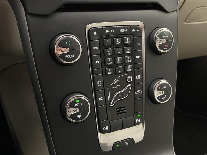 Volvo V40 D3 NAVIGACE AUT REZERVACE 2.0 d
