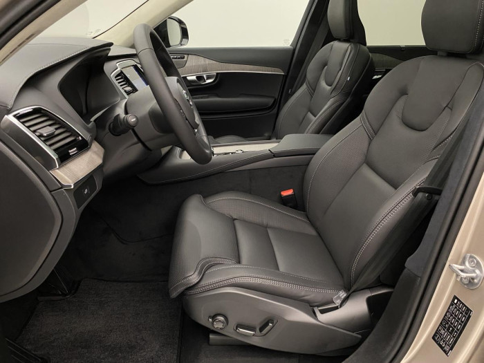 Volvo XC90 B6 AWD AUT DARK REZERVACE