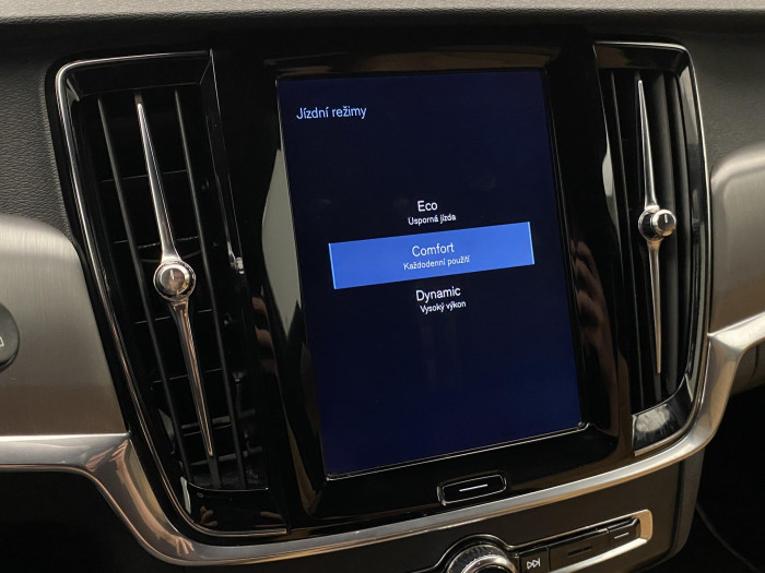 Volvo V90 D4 MOMENTUM AUT 2.0 d Momentum