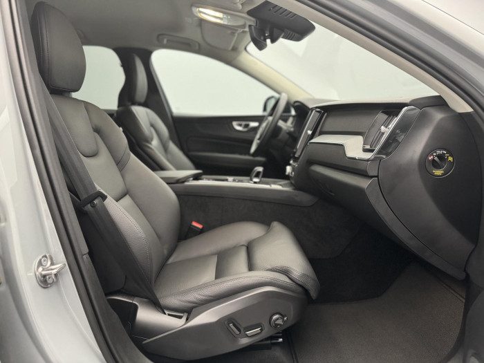 Volvo XC60 B5 AWD DARK PLUS CZ 1.maj