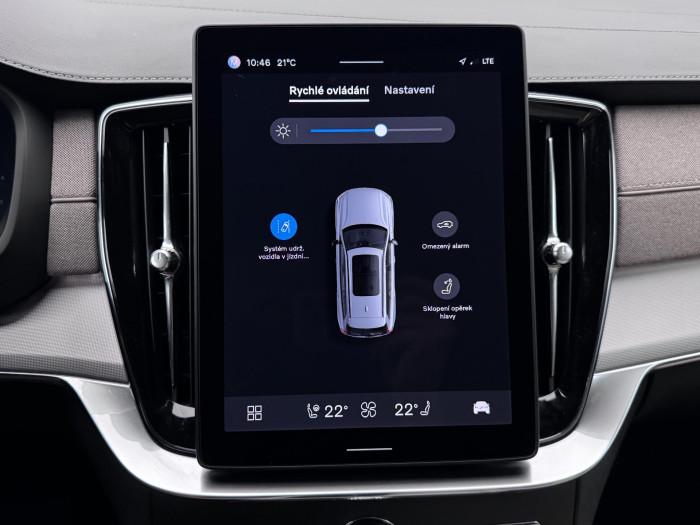 Volvo XC90 B5 AWD CORE AUT CZ 1.maj