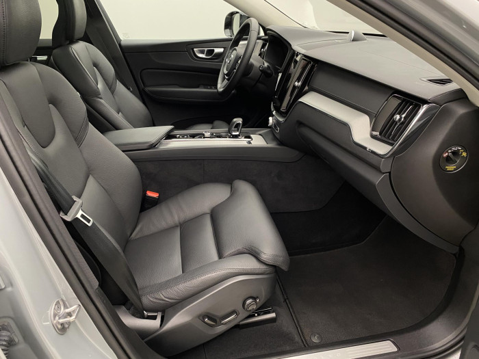 Volvo XC60 B5 AWD DARK ULTIMATE AUT CZ