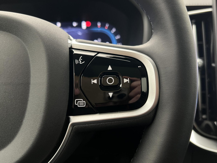 Volvo XC90 B5 AWD ULTRA BRIGHT 7MÍST CZ