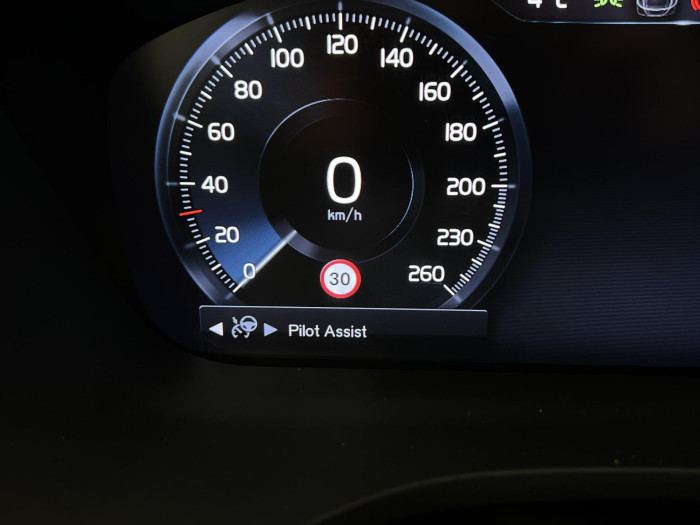 Volvo XC60 B5 AWD MOMENTUM AUT 2.0 Momentum