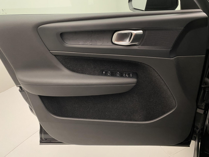 Volvo XC40 T2 KINETIC CZ NAVIGACE