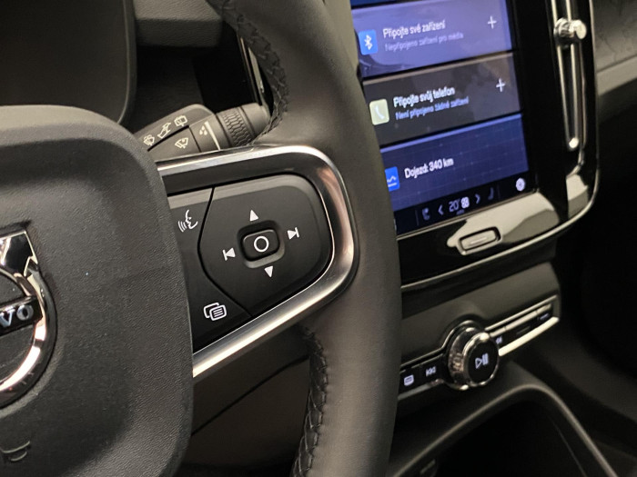 Volvo XC40 CORE SINGLE MOTOR RECHARGE