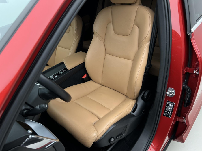 Volvo XC60 T5 AWD MOMENTUM PRO AUT 2.0 Momentum