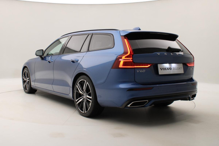 Volvo V60 B6 AWD R-DESIGN REZERVACE