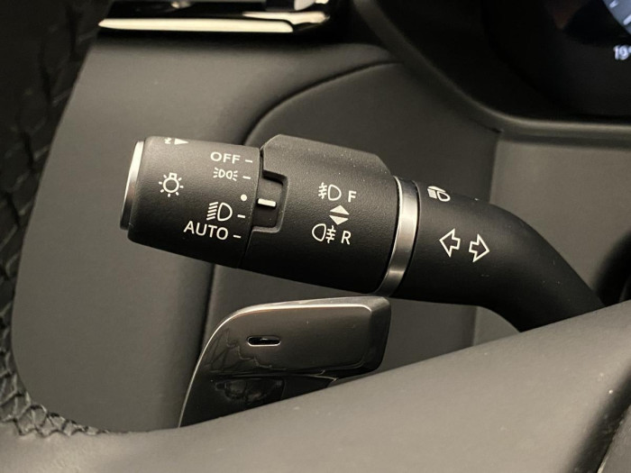 Land Rover Range Rover Velar REZERVACE!