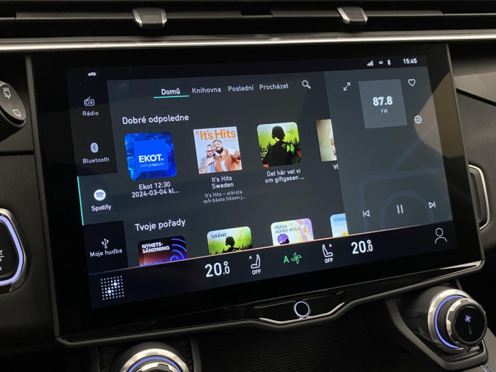 Lynk & Co 01 PHEV DCT AUT 1.maj. REZERVACE