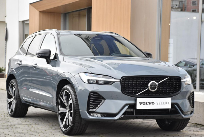 Volvo XC60 B4 AWD DARK PLUS AUT 1.maj.