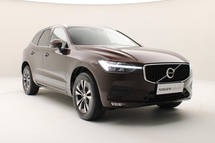 Volvo XC60 B4 MOMENTUM PRO AUT REZERVACE 2.0 Momentum