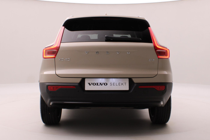 Volvo XC40 B3 DARK PLUS AUT CZ