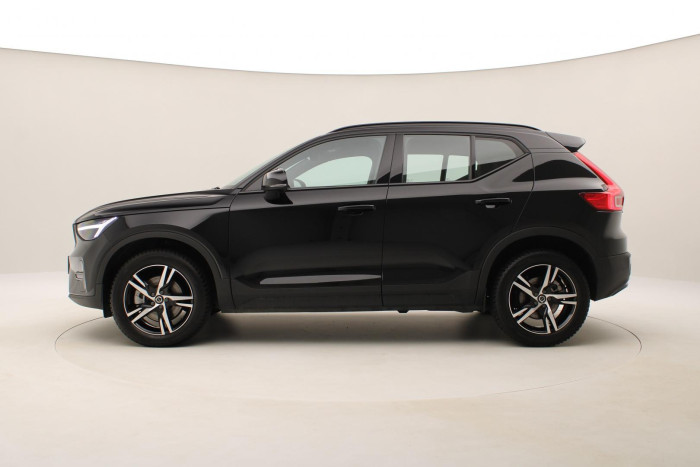 Volvo XC40 B3 DARK PLUS AUT CZ REZERVACE