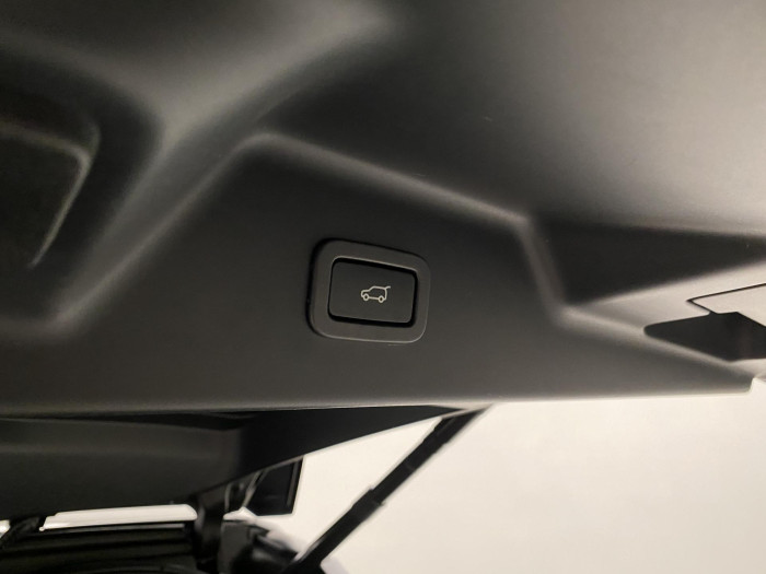 Land Rover Range Rover SDV8 AWD REZERVACE