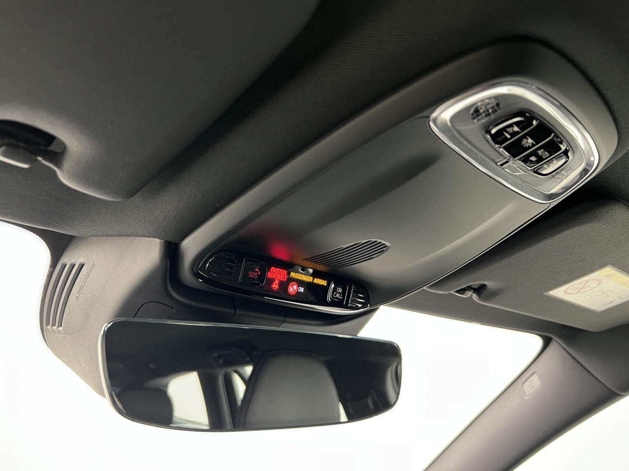 Volvo V60 B3 R-DESIGN AUT 1.maj.