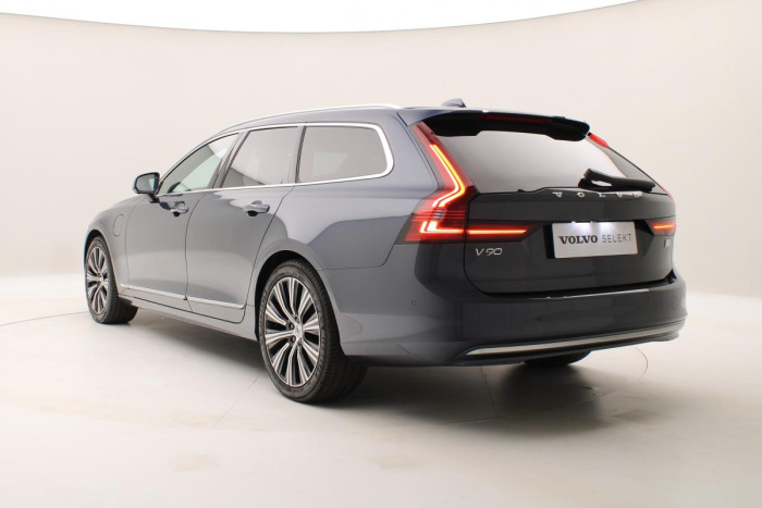 Volvo V90 T6 AWD RECHARGE REZERVACE