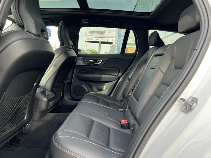 Volvo V60 T6 AWD INSCRIPTION REZERVACE