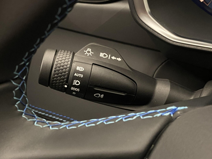 Lynk & Co 01 PHEV DCT AUT 1.maj