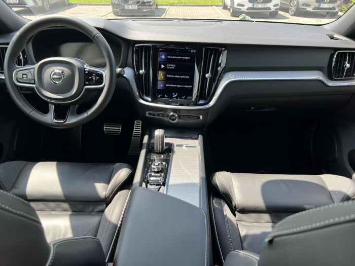 Volvo V60 B4 R-DESIGN Aut 1.maj.