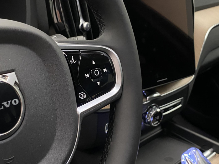 Volvo XC60 B5 AWD AUT DARK PLUS