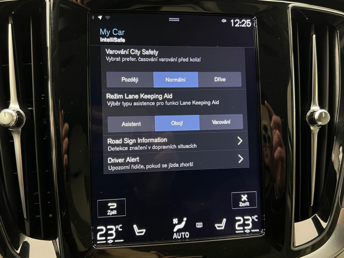 Volvo V60 CC D4 AWD AUT CZ 2.0 d CC CC