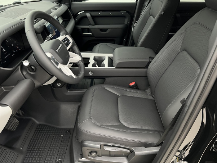 Land Rover Defender 110 D200 S AWD Aut REZERVACE 3.0 d